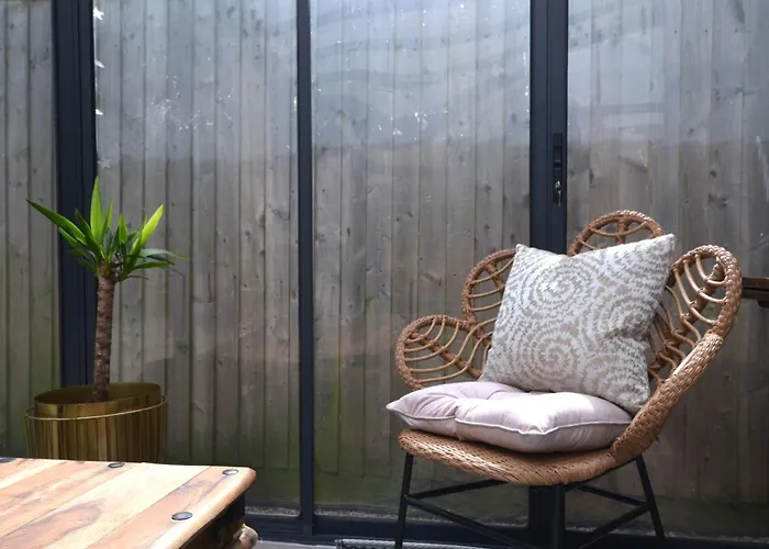 05 Queensway Gardens, Hayle