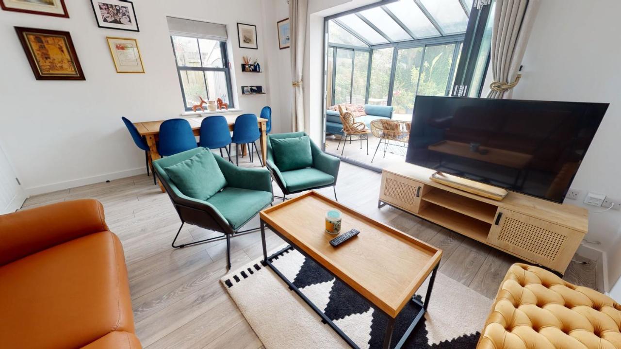 05 Queensway Gardens, Holiday home *