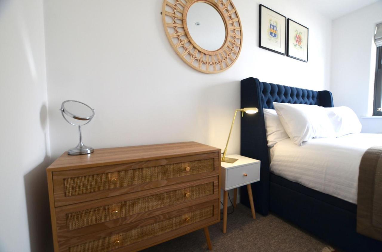 05 Queensway Gardens, Holiday home *